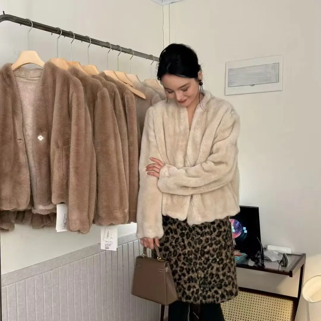 韩系高级感短款毛毛加厚保暖百搭女士冬季外套