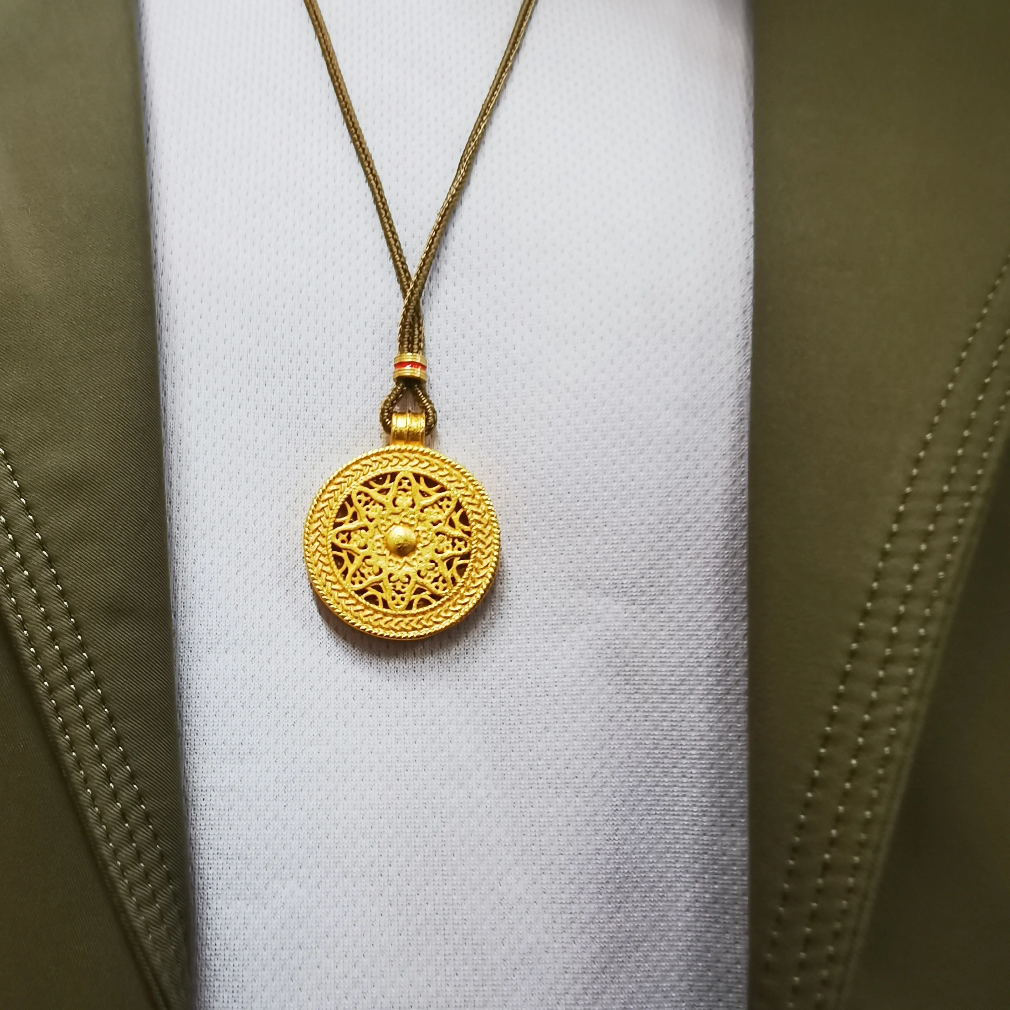 铜合金吊坠 铜合金吊坠 新款八宝罗盘旋转镂空镶钻吊坠时尚百搭精