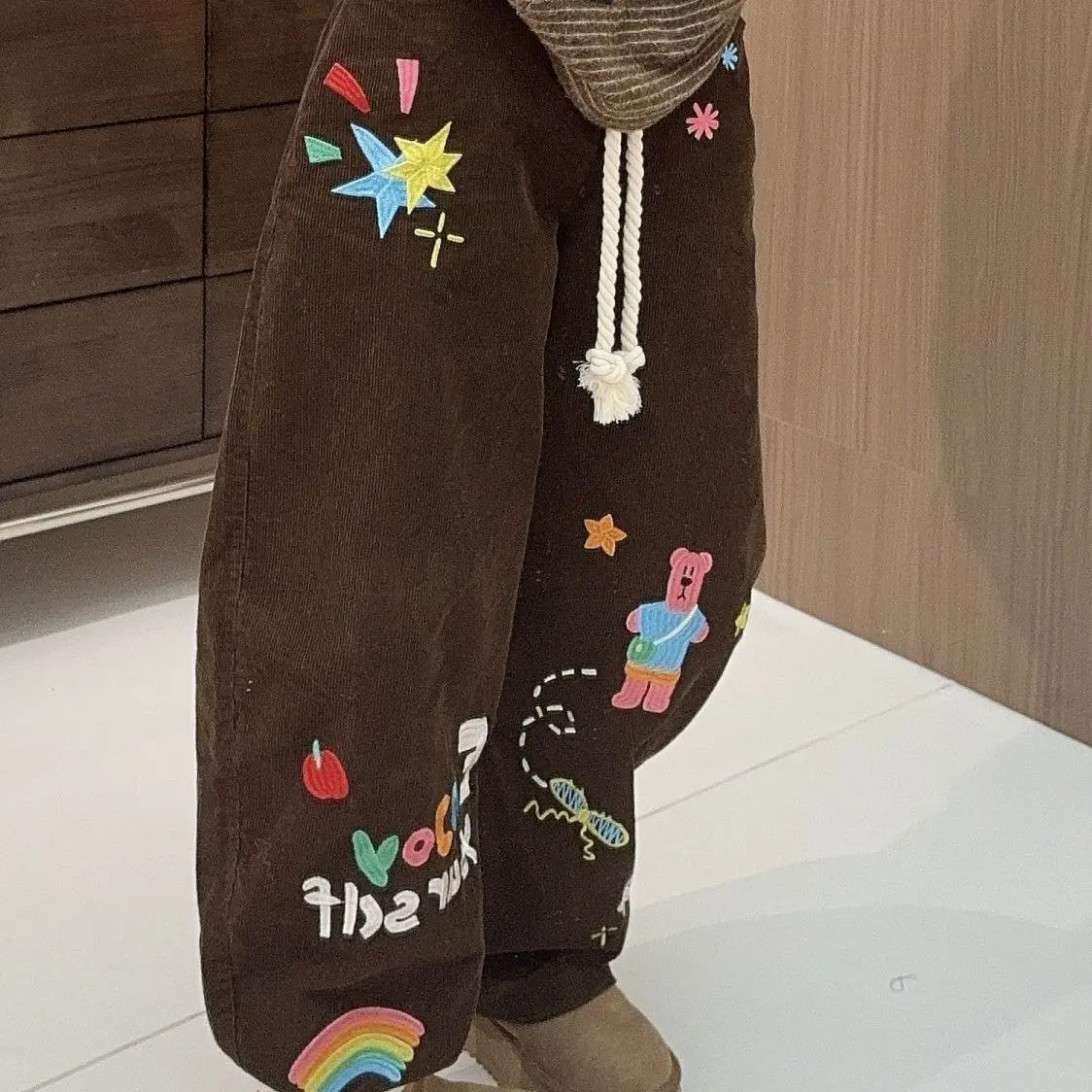 大码胖MM重工刺绣加绒灯芯绒阔腿弯刀裤子女秋冬宽松显瘦百搭休闲