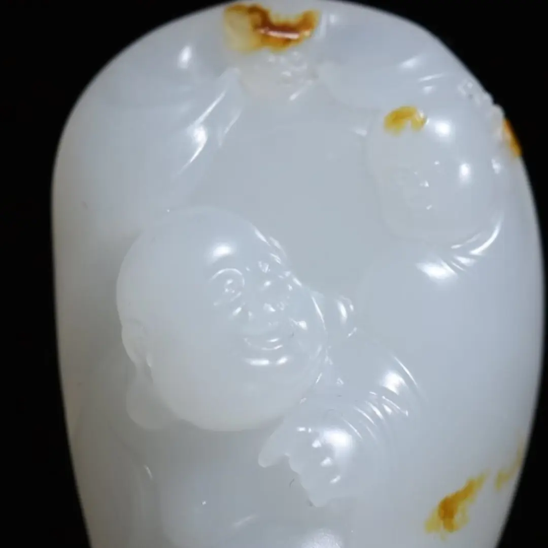 弥勒佛红皮白肉苏工精雕玉石挂件