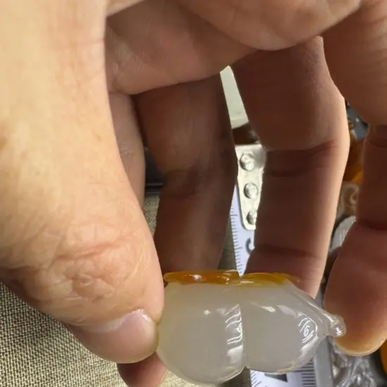 天然玛瑙玉髓小葫芦吊坠雕刻件