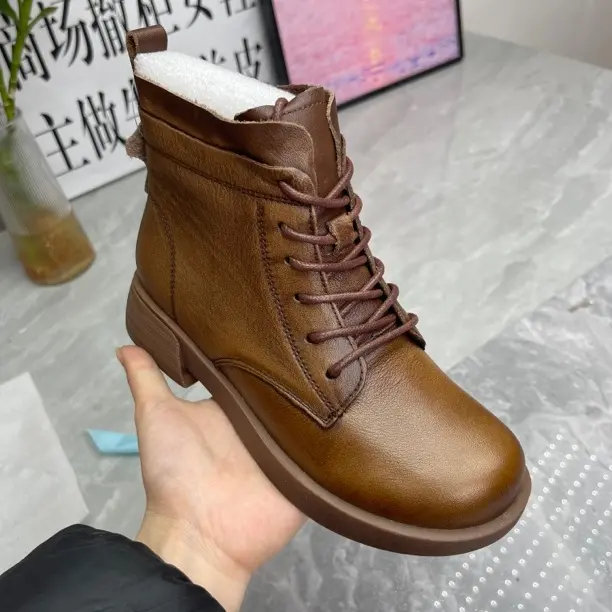 头层牛皮女士短款平跟英伦风马丁靴9029