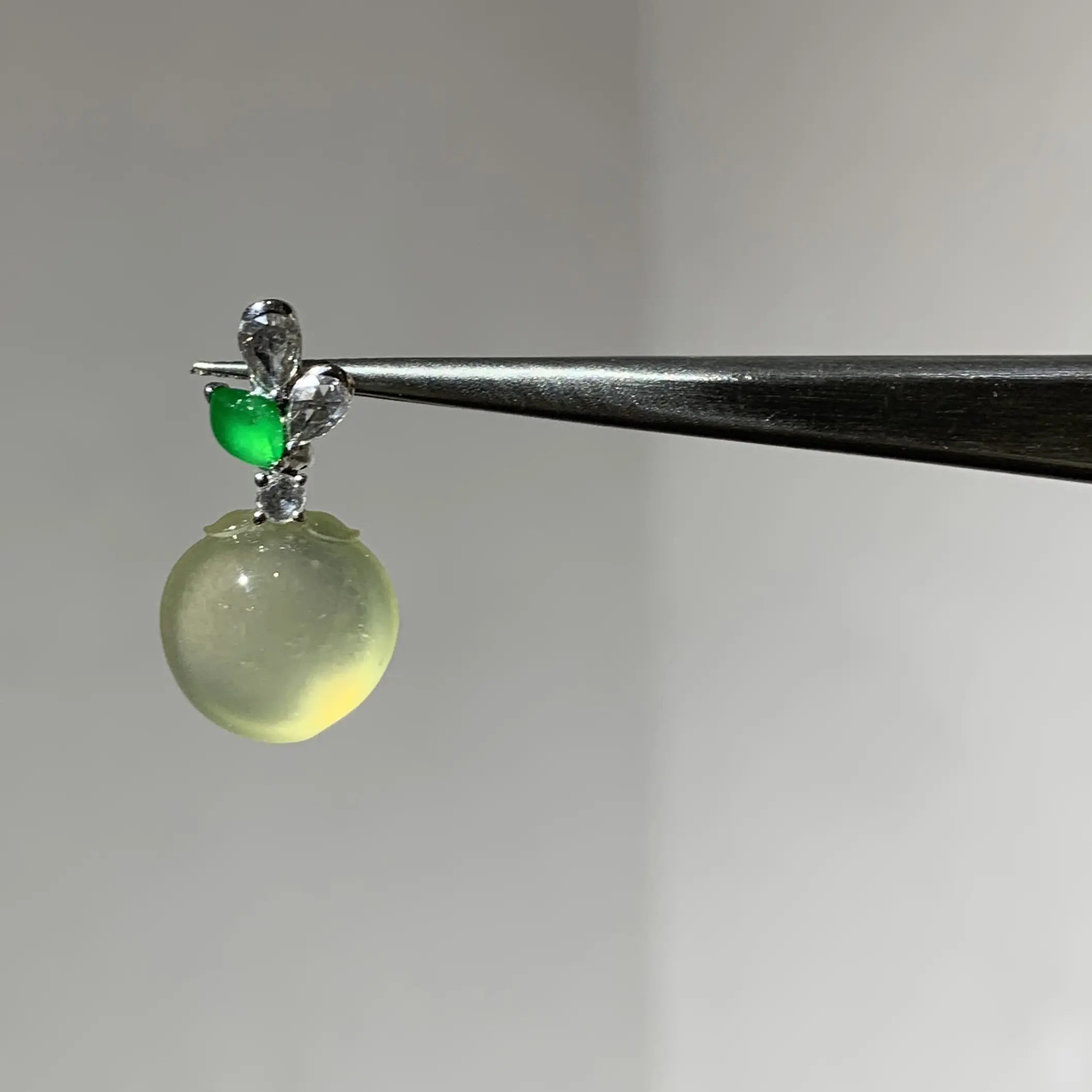 天然翡翠18k设计款高冰黄翡桃子