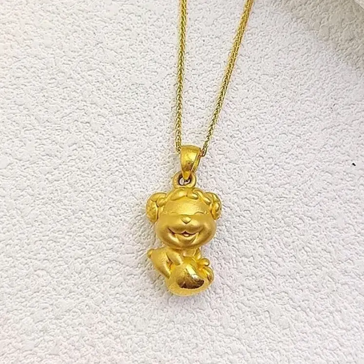 周大金足金可爱生肖羊吊坠