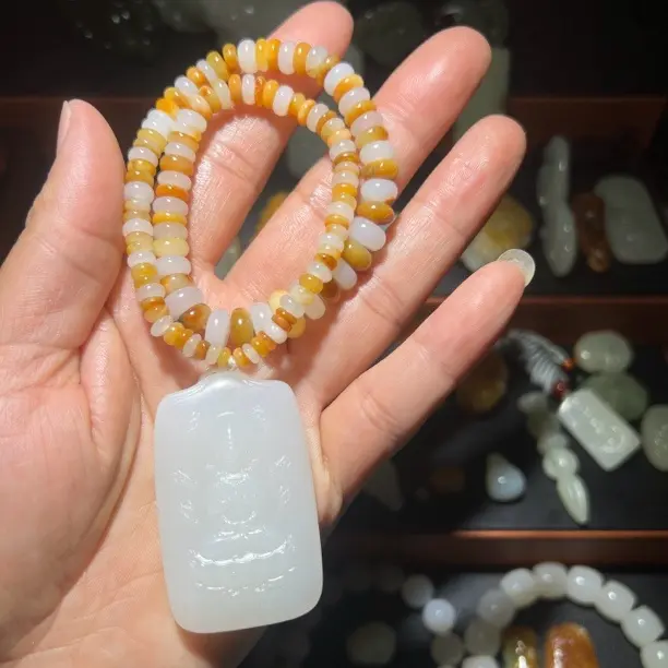 白玉坐观音牌男女通用高品质玉石