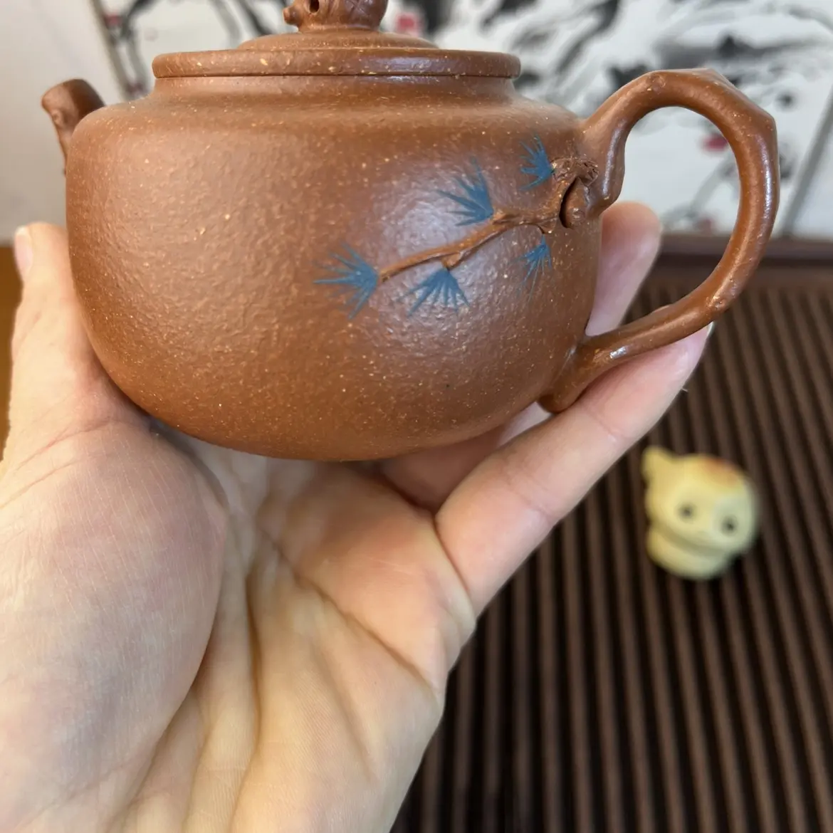 古典优雅降坡泥松果紫砂壶容量200CC