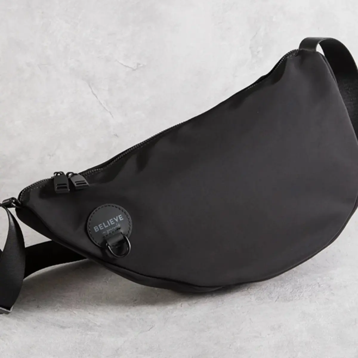 简约潮流大容量单肩斜挎包休闲百搭通勤适用