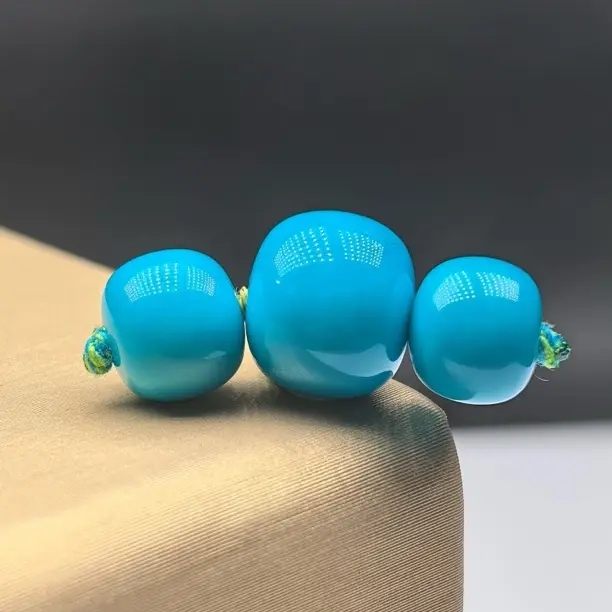 原矿高瓷老型套装，顶珠直径9.9*对孔8.7，配珠7.7*对孔6.7，2.56克