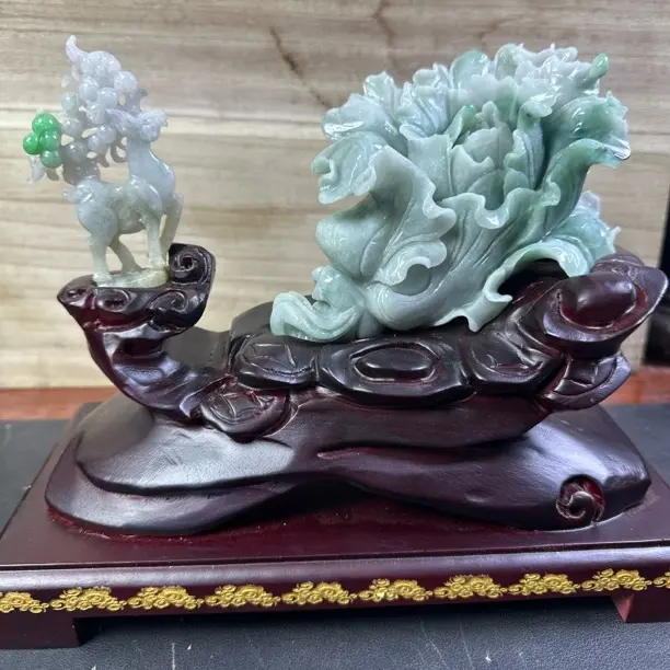 缅甸翡翠“一鹿发财”居家摆件