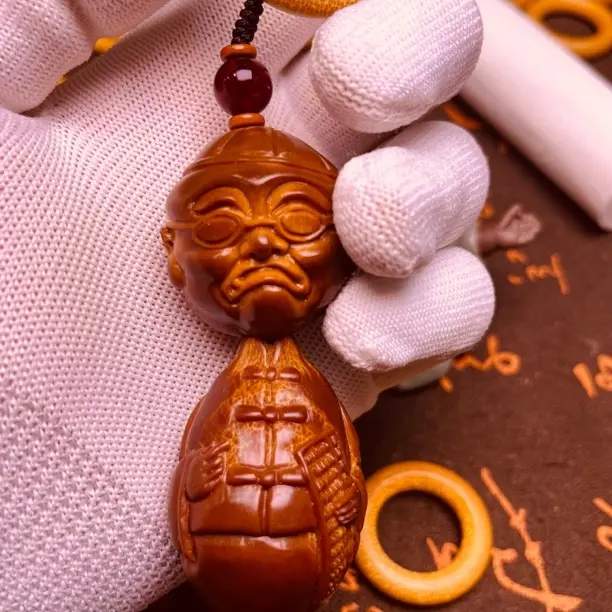 橄榄核雕刻账房先生手球算盘一响万两纯手工雕刻文玩核雕手把件