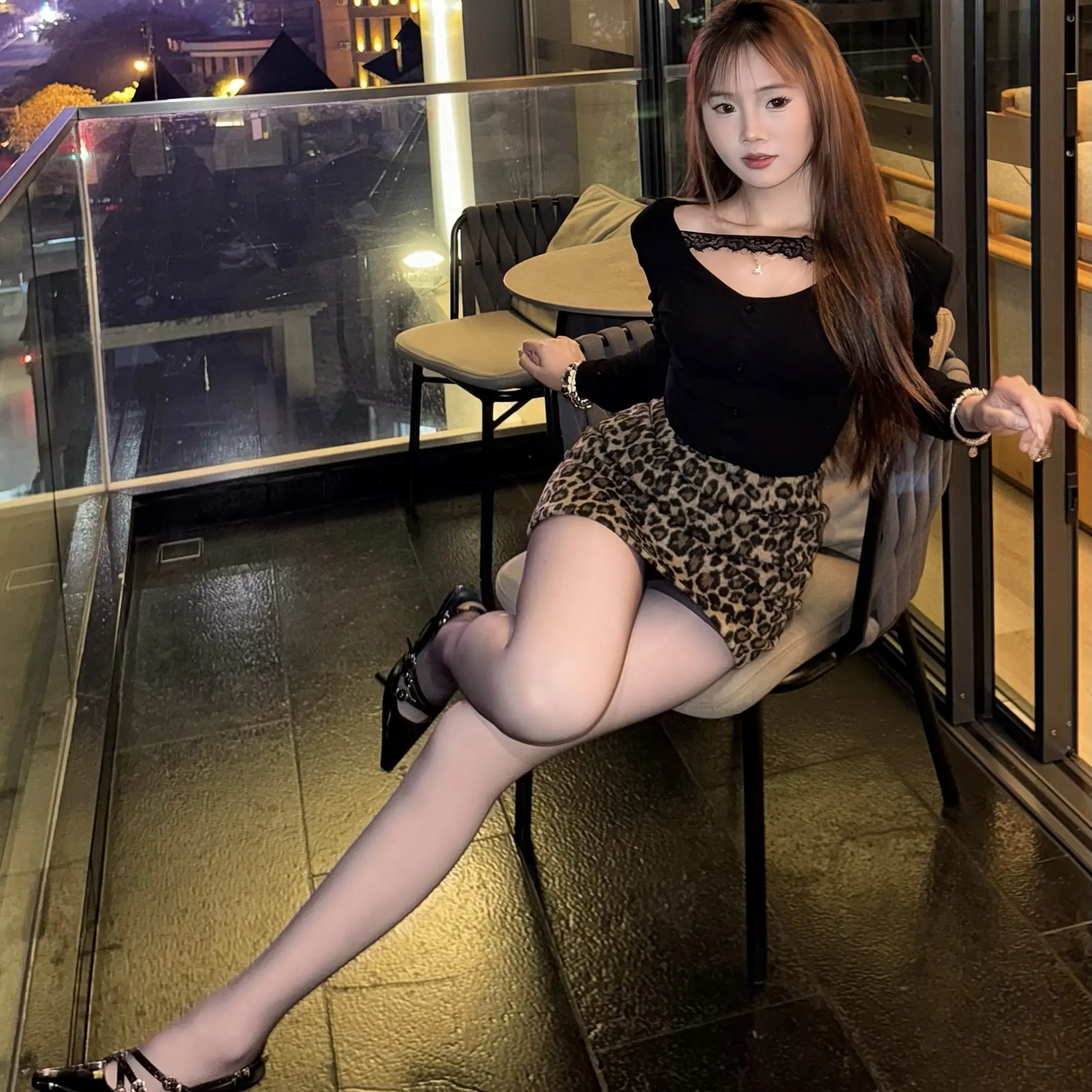 韩版新款纯欲辣妹薄绒镂空带垫肩露锁骨收腰显瘦设计感秋冬内搭