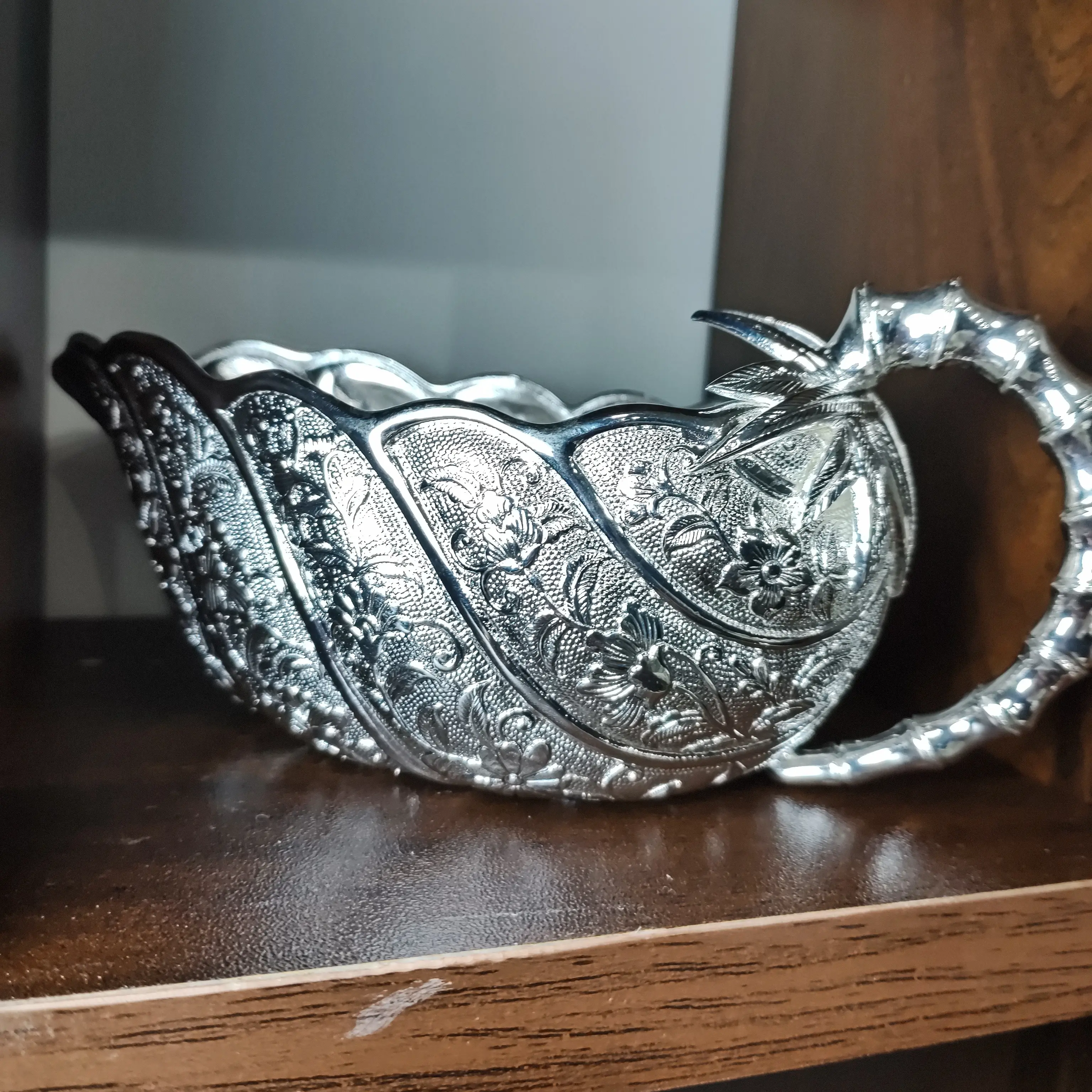 高工浮雕缠枝分茶器公道杯家用功夫茶具