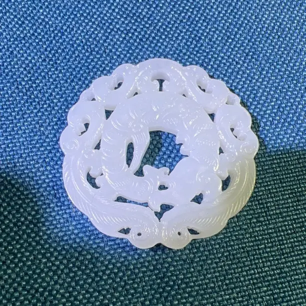 龙纹玉佩老库存古旧玉石珍品