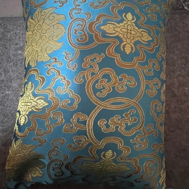 枕头金丝（楠）抱枕一个蓝色