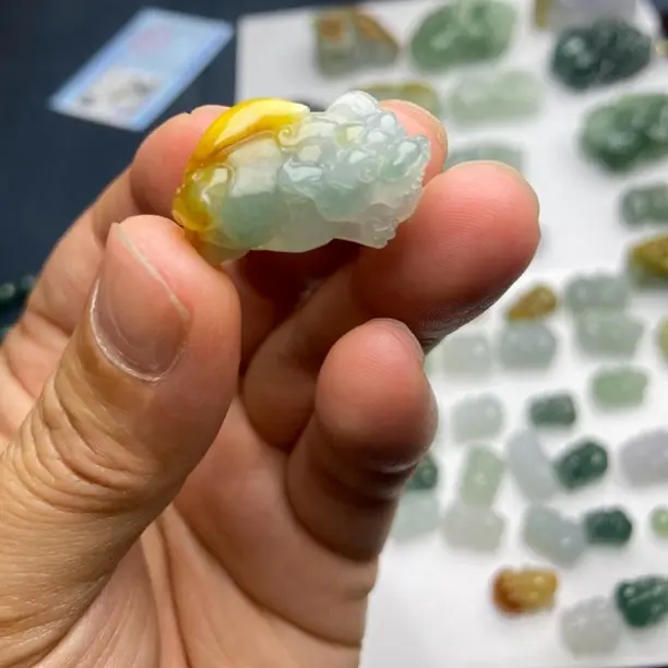 A货黄翡如意口含珠貔貅手工精雕尺寸26.4-11.5-16.3