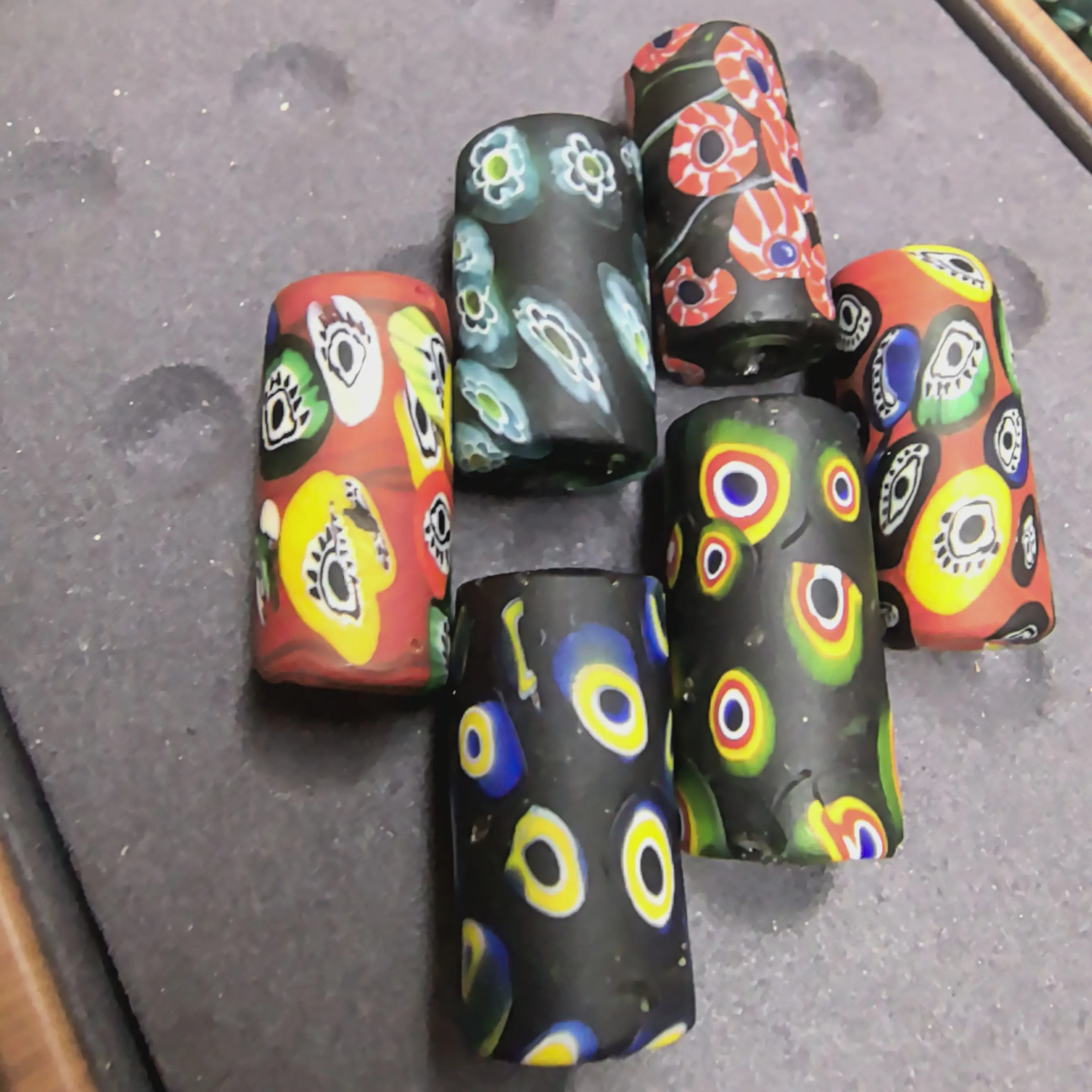 尼泊尔千花琉璃管一颗价格，店铺拍单默认随机发货，选色进直播间