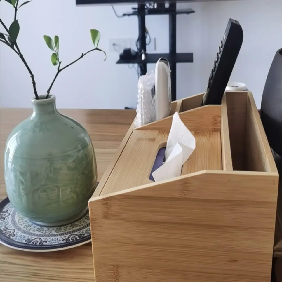 办公室收纳盒、遥控器。餐巾纸收纳盒。北欧
