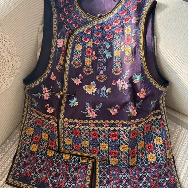稻喜中式传统服饰桑蚕丝香云纱重工刺绣马甲女秋冬高级感百搭国风