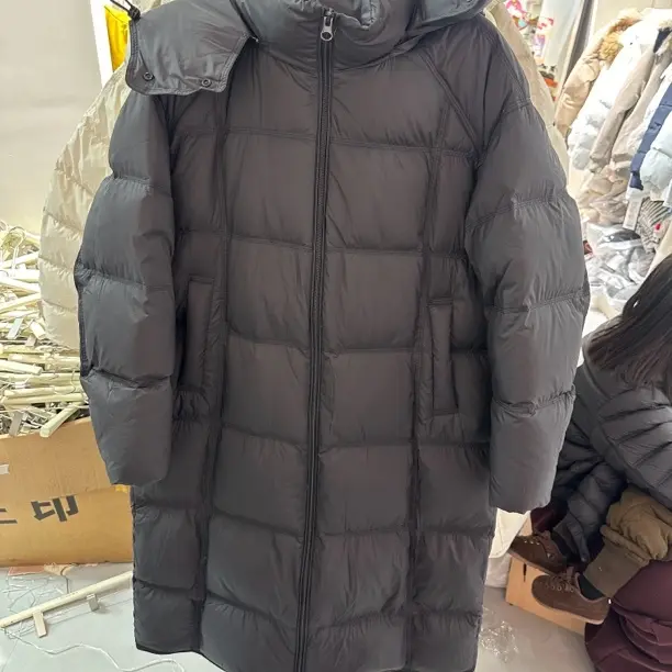 【香港一诺】发如雪，冬日浪漫之选，冬季白鸭绒连帽短款泡芙羽绒服