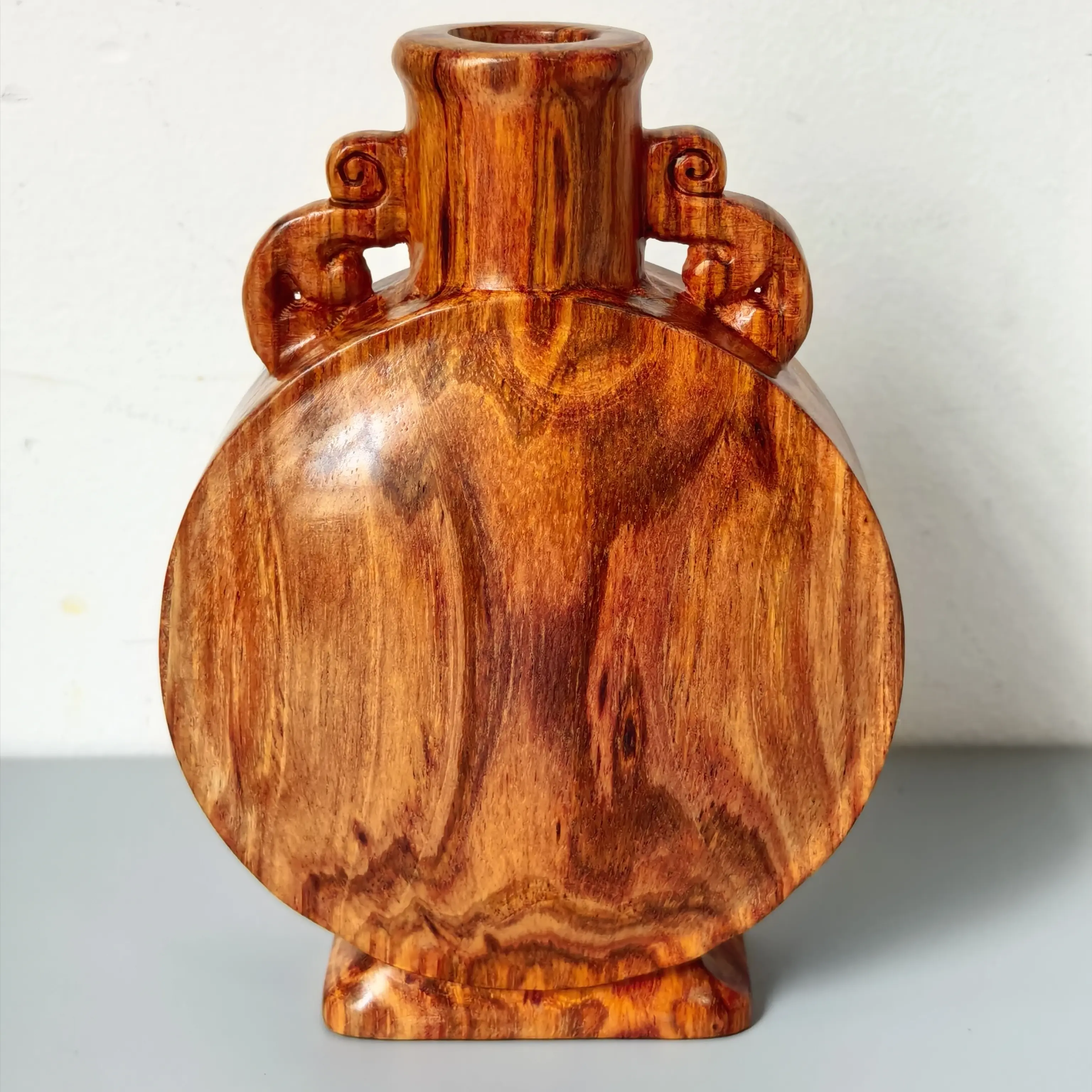 海黄抱月瓶 木雕雕刻小件