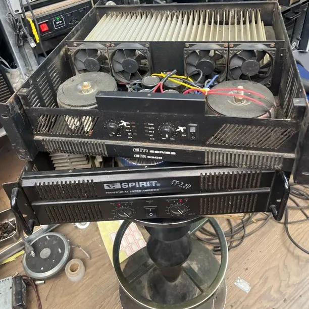 功放机2台，配件机不售后