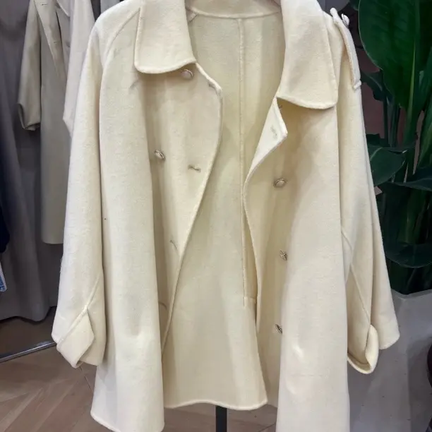 福利款时尚设计感女士大衣