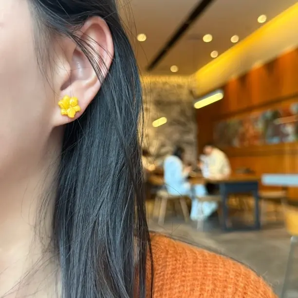 复古轻奢天然蜜蜡花朵耳钉s925银镶嵌耳饰