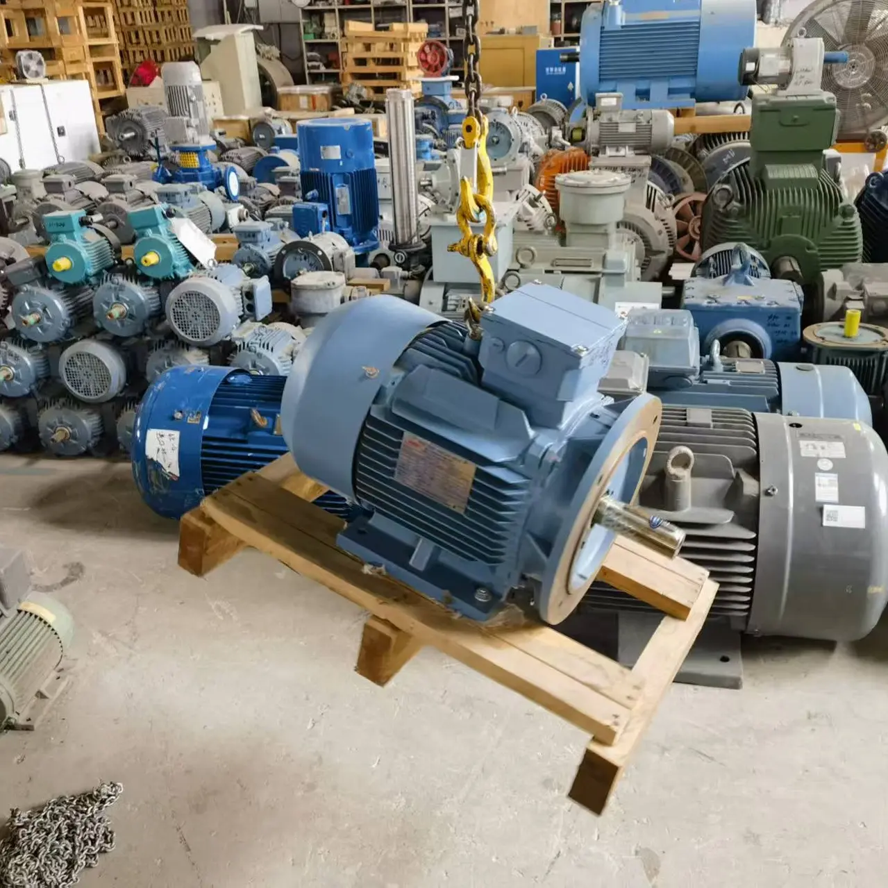 河北电机股份有限公司生产的18.5千瓦2极立卧式电机，未使用的产品