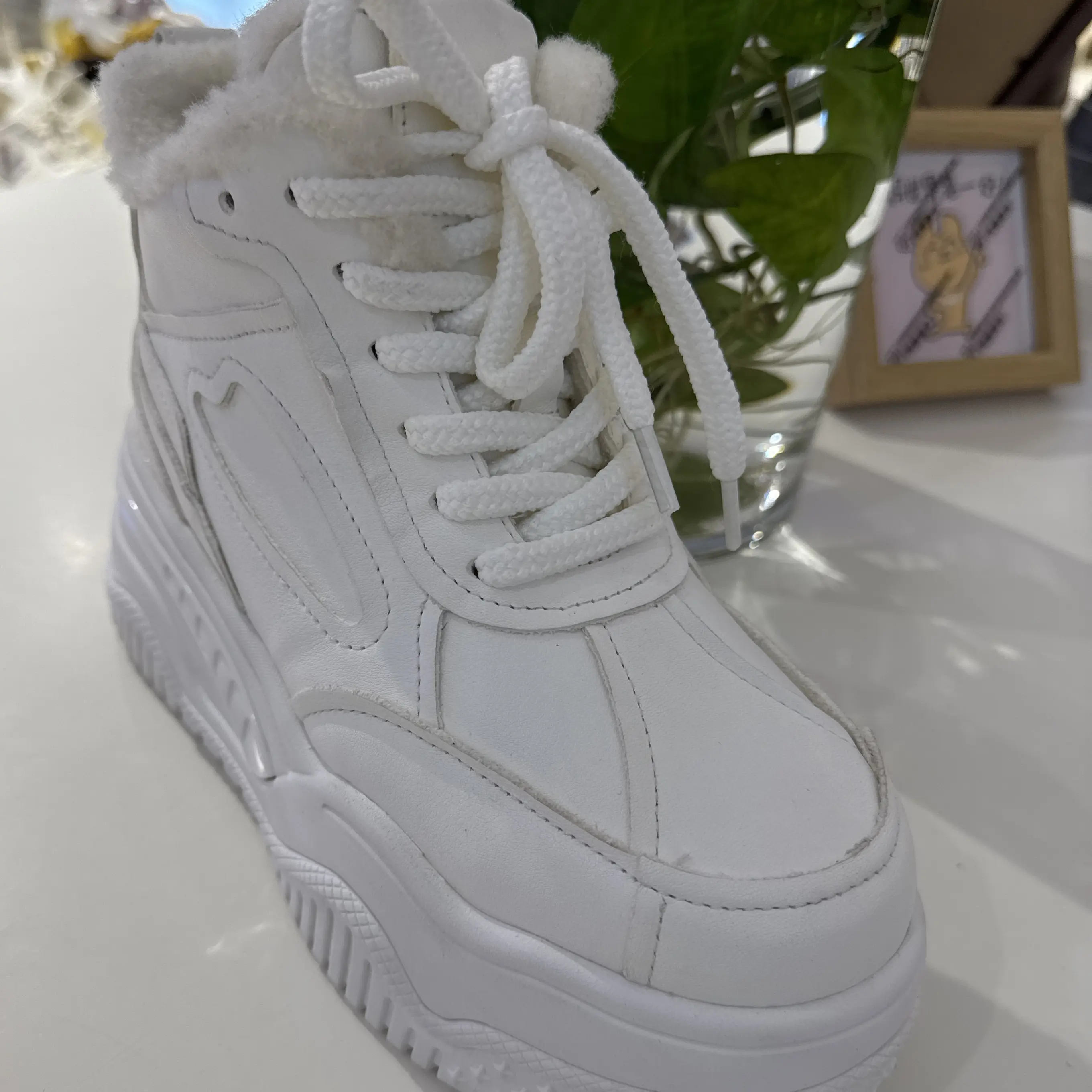 冬日潮搭纯色加绒厚底系带高帮时尚女鞋