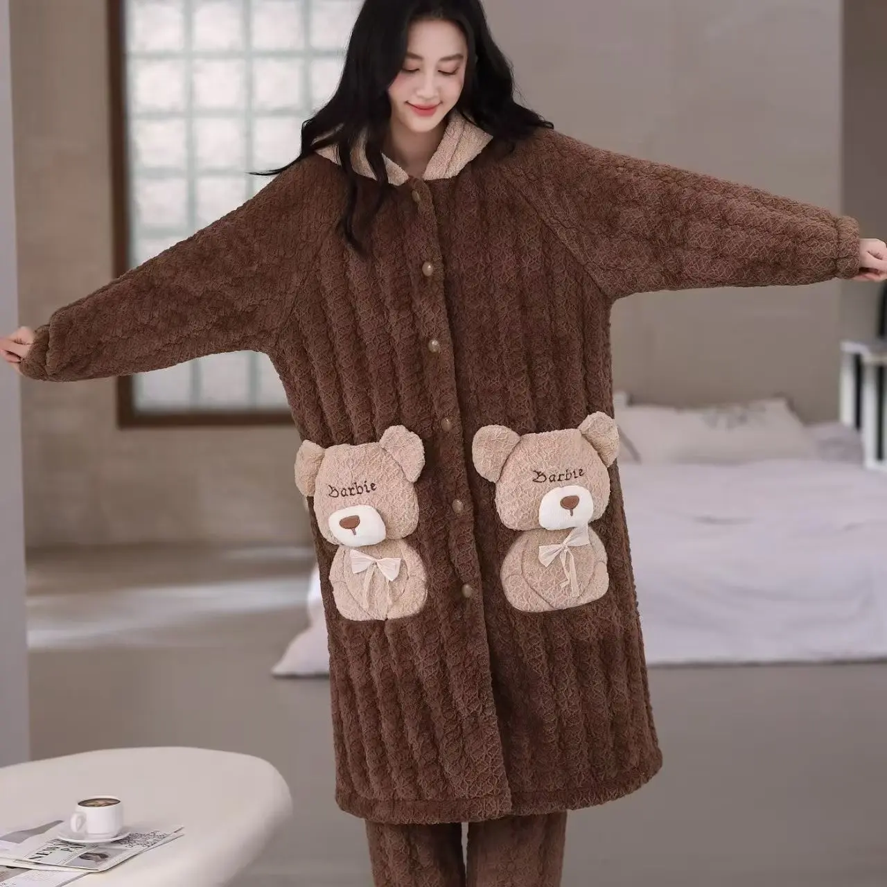 女士冬季加厚加绒长袍可外穿可爱风家居服