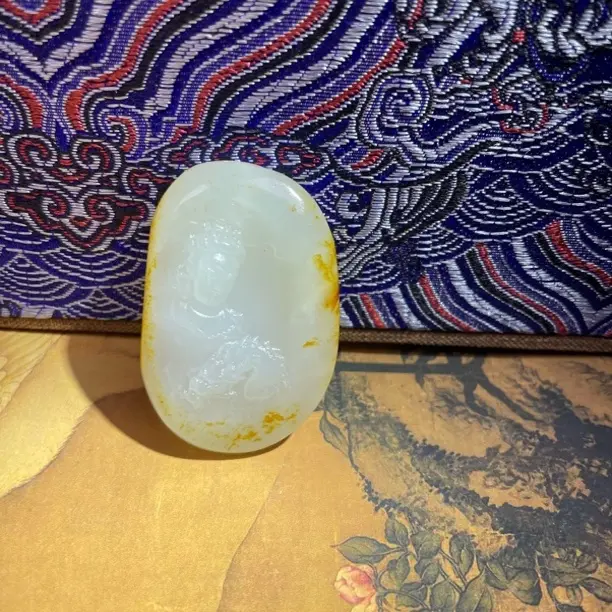 新疆和田玉，40克，玉龙观音头像，