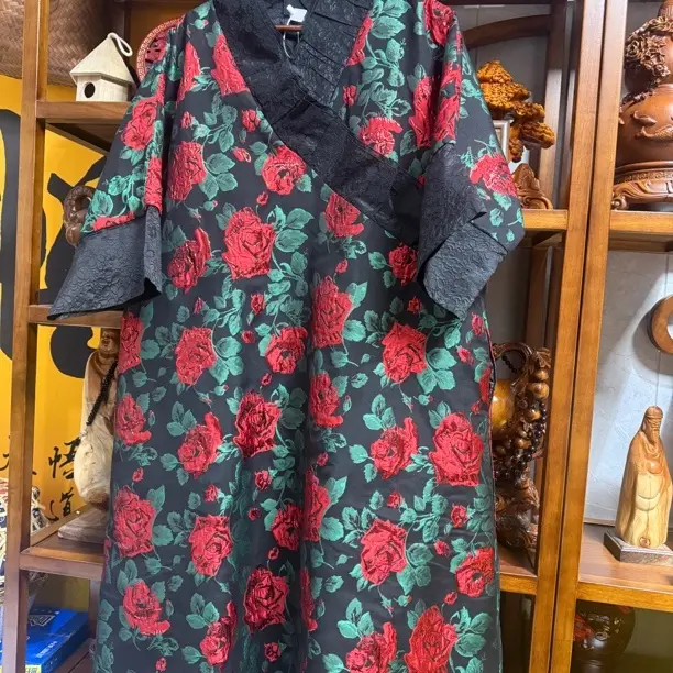云贵人国风玫瑰花棉服6000