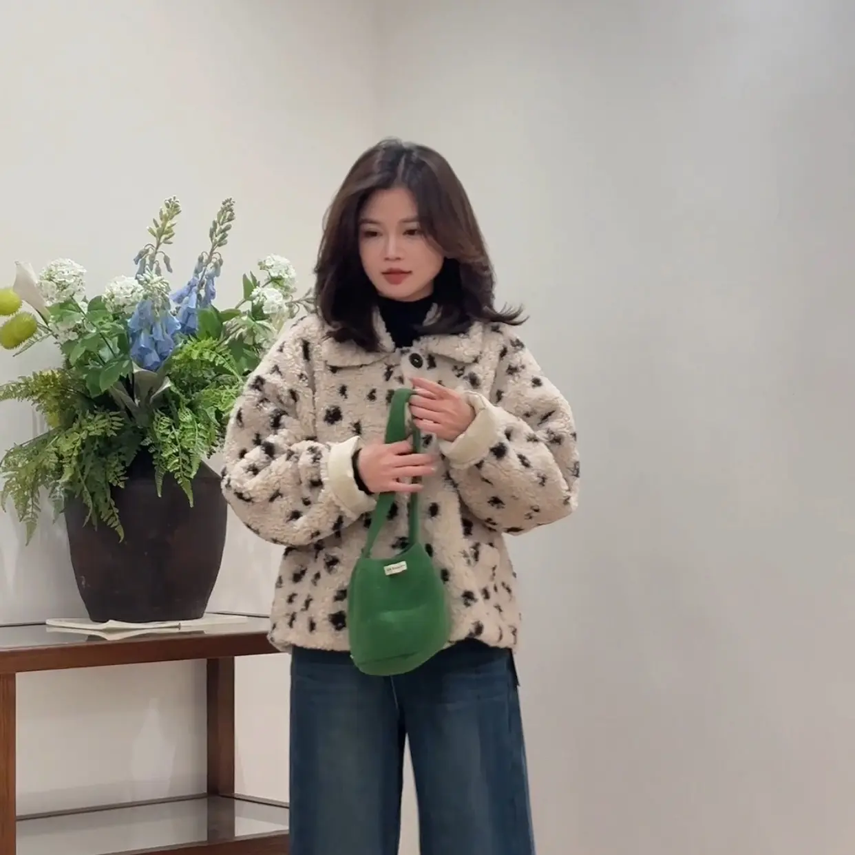 婳婳同款小奶牛秋冬韩版毛毛加厚保暖百搭气质小个子皮毛一体外套