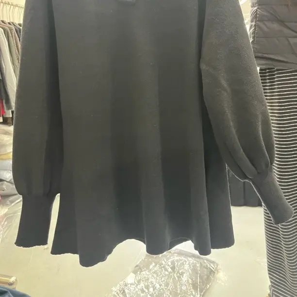 显眼包～秋冬V领收腰显瘦针织衫内搭上衣