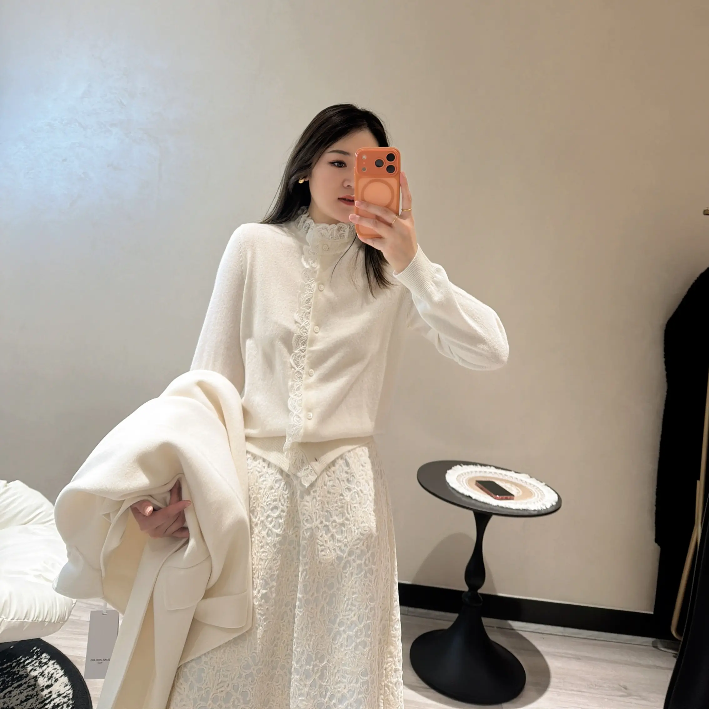 冬新款曲线爱情镂空刺绣花边立领针织开衫女韩系慵懒风气质内搭