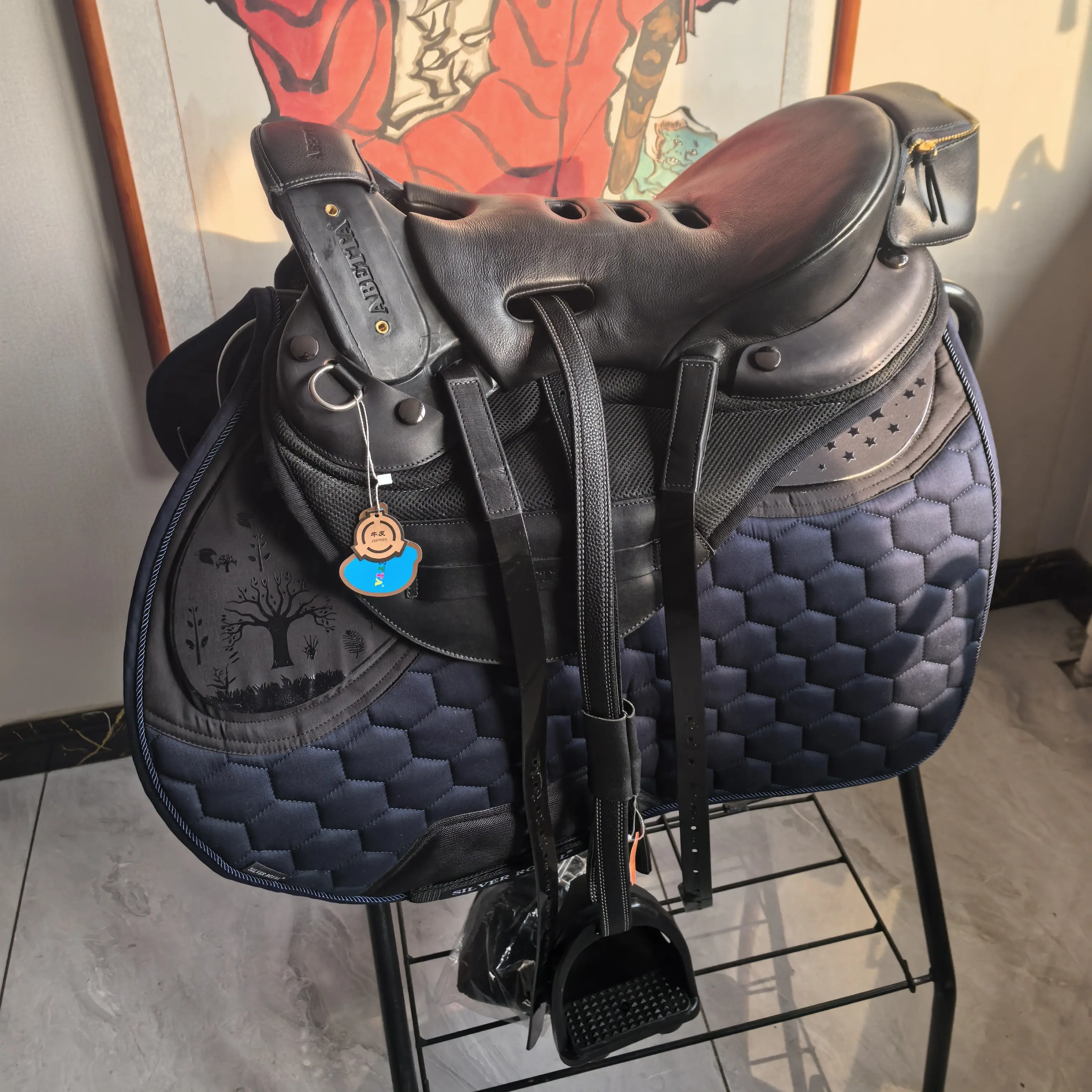 新款雕花牛皮实木骨架西部鞍全套马具配件马术用品