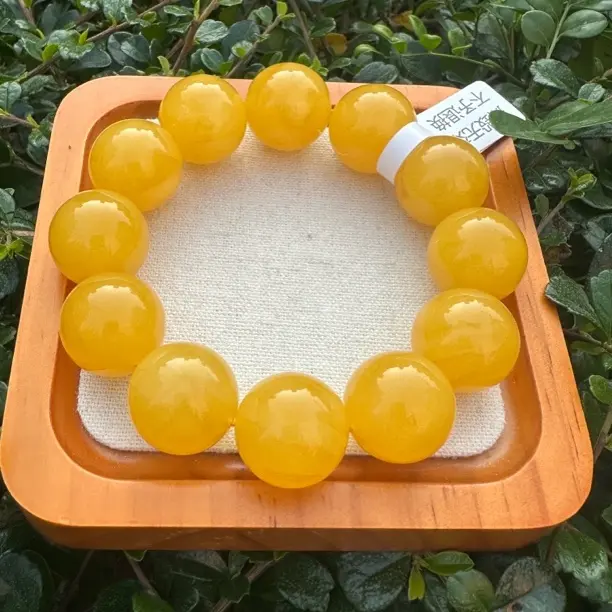 焦皮同料鸡油红毕业级经典圆珠手串