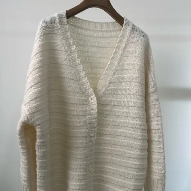 横条立体编织羊毛混纺慵懒风V领毛衣开衫