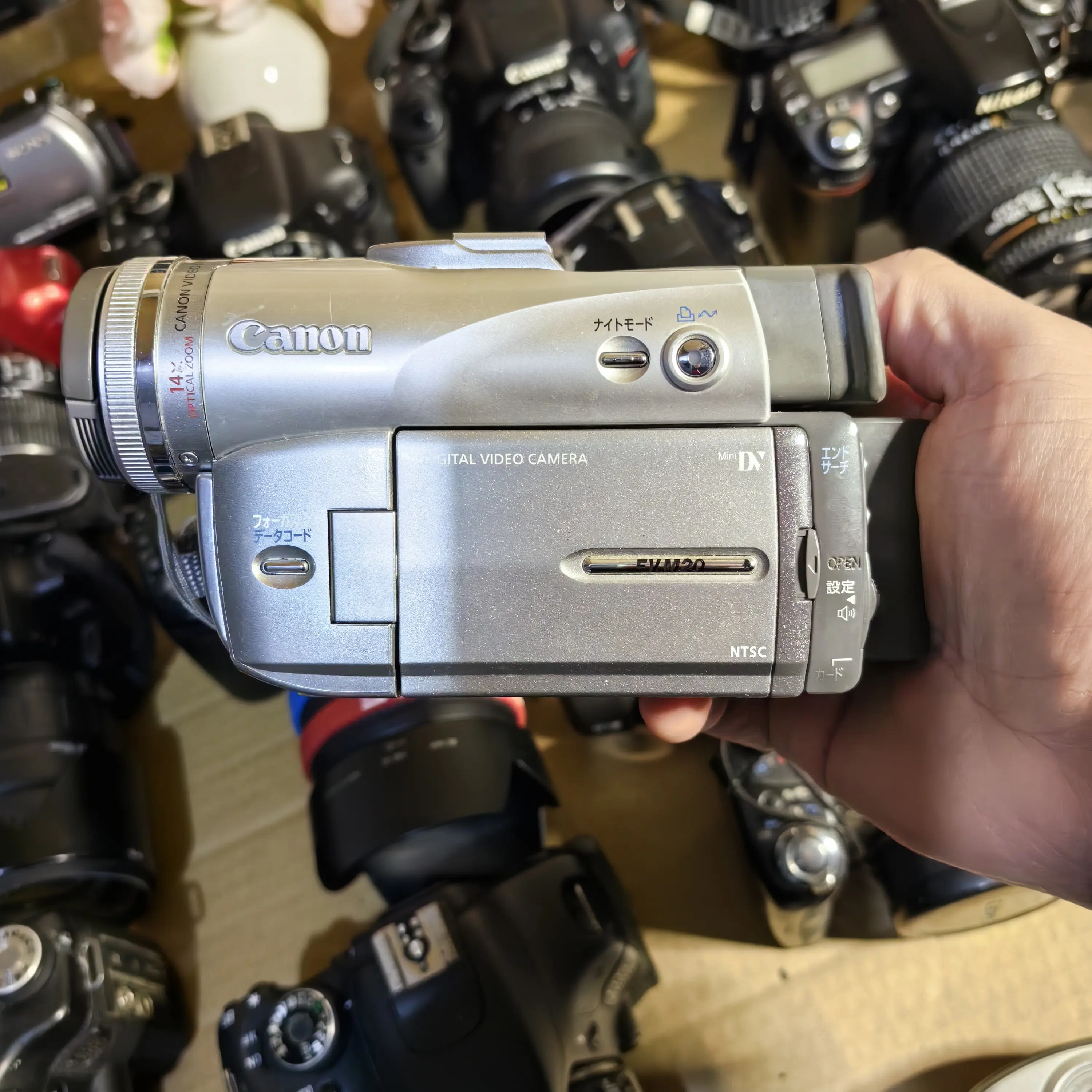 8新 Canon/佳能 m20手持DV.全好配件齐全.屏幕有老化不影响出片