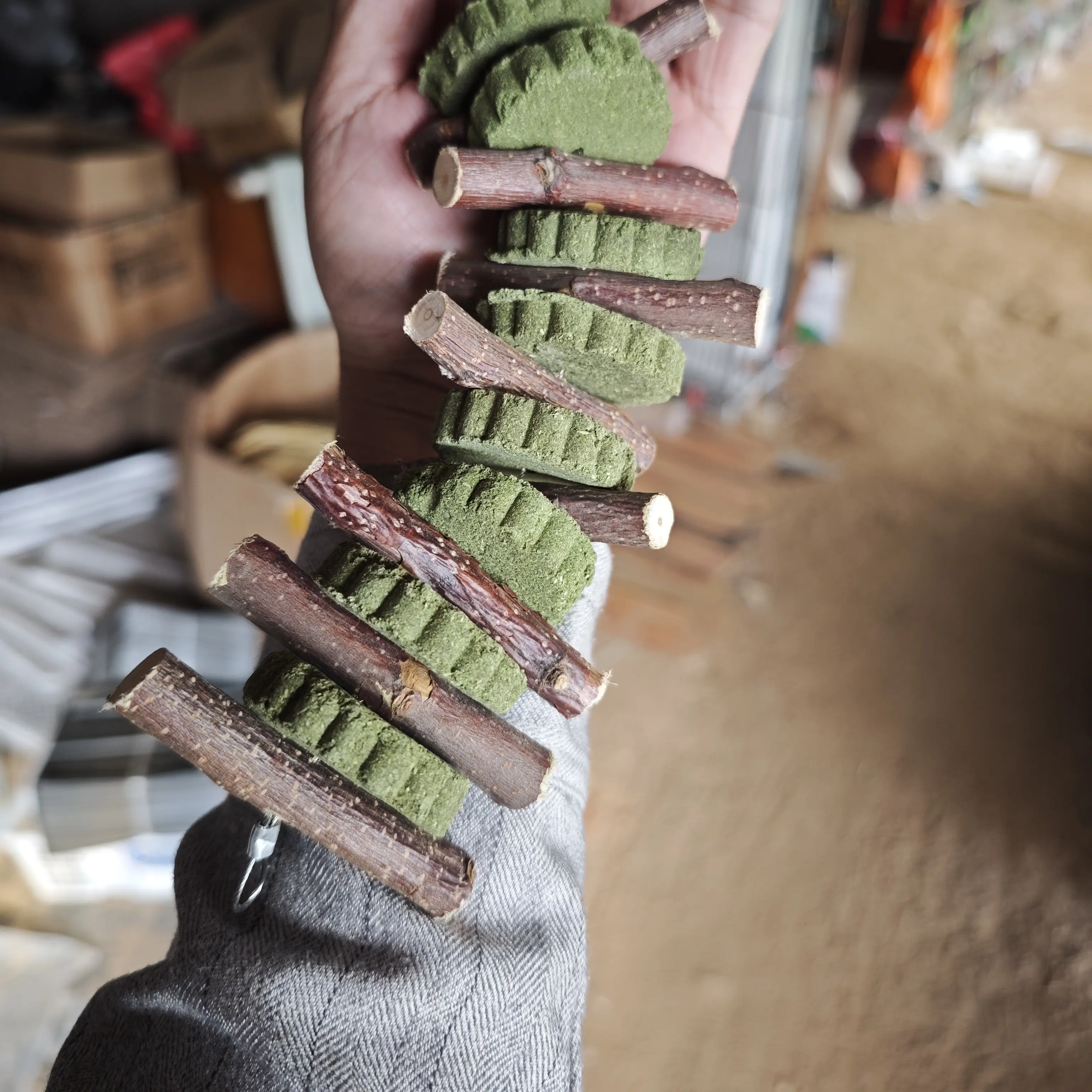 宠物兔子龙猫仓鼠豚鼠磨牙草饼串苹果枝零食玩具用品