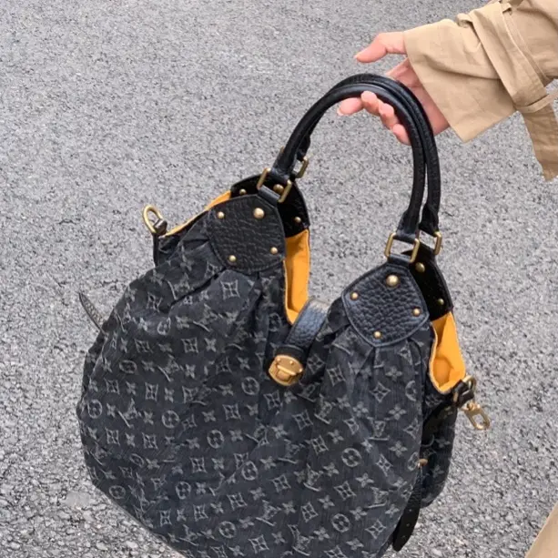 95新 LouisVuitton/路易威登 LV黑色丹宁元宝托特包