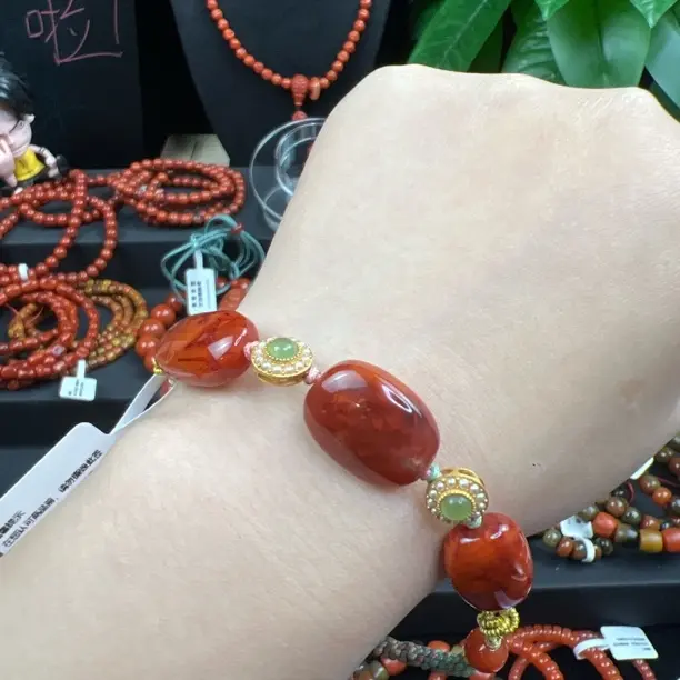  南红火焰牛血随行手串 民族特色人工编绳 