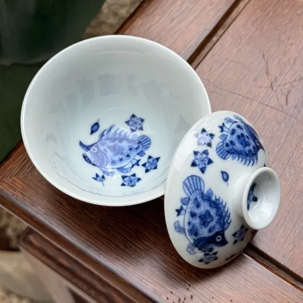青花鳜鱼纹盖碗青花瓷盖碗釉下彩青花瓷白瓷陶瓷家用防烫泡茶茶具
