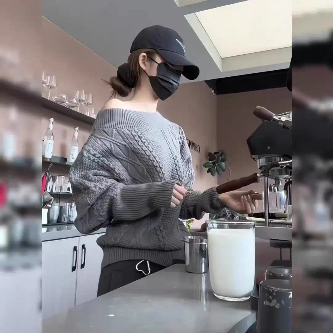 慵懒风斜肩绞花长袖针织衫女秋冬宽松简约百搭气质套头毛衣上衣