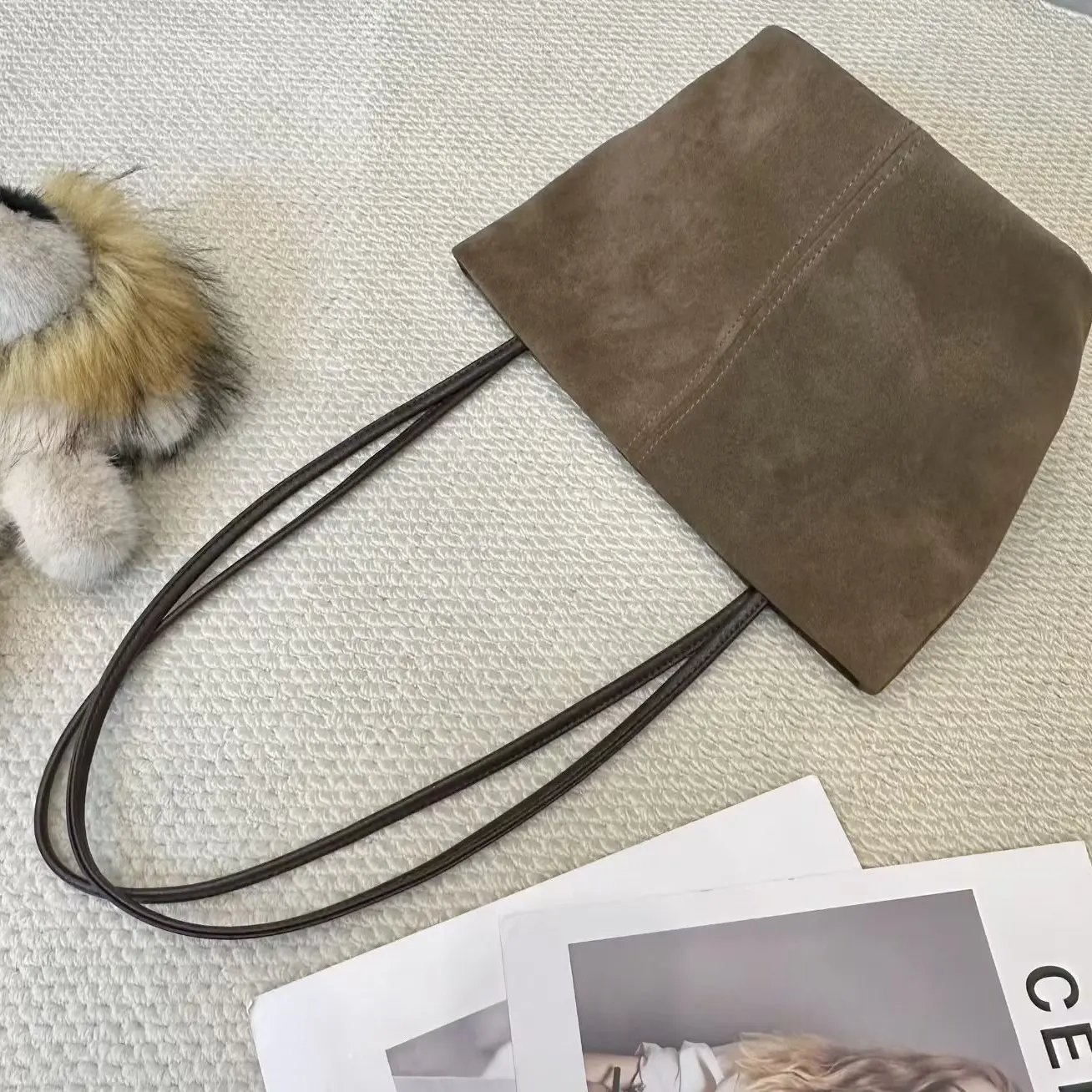 磨砂真皮通勤大容量简约时尚包包