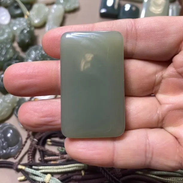 和田玉青晴水绿平安无事牌男女款玉石吊坠