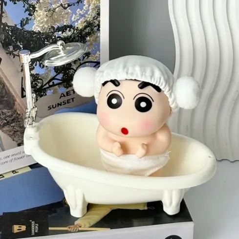 蜡笔小新摆件浴缸厕所洗澡小新摆件可爱卡通装饰网红创意礼物