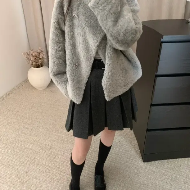 韩系牛角扣加厚保暖短款毛毛外套女冬