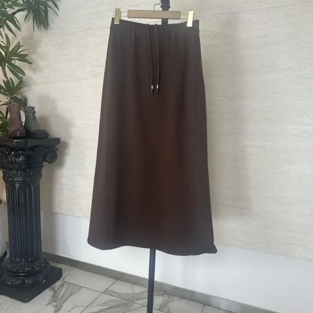 旦可韵宽松型加厚法式修身冬季半身裙