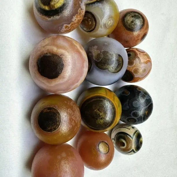 直播间专属链接 战国红玛瑙天眼单珠尺寸不一 直播间选购